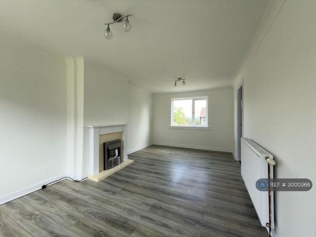 2 bedroom end of terrace house to rent