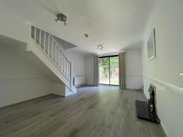 2 bedroom end of terrace house to rent