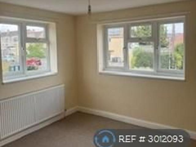 2 bedroom end of terrace house to rent