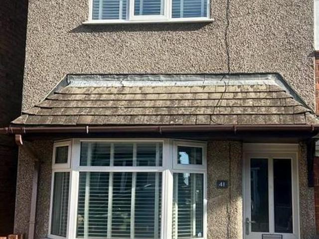 2 bedroom end of terrace house to rent
