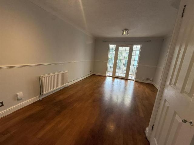 2 bedroom end of terrace house to rent