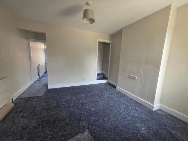 2 bedroom end of terrace house to rent