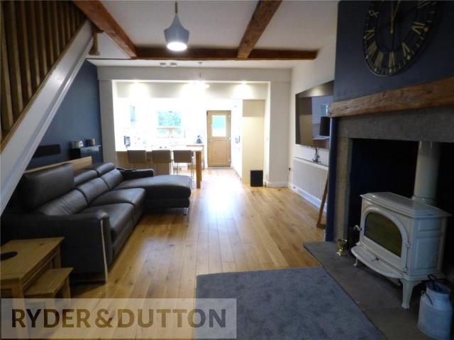 2 bedroom end of terrace house to rent