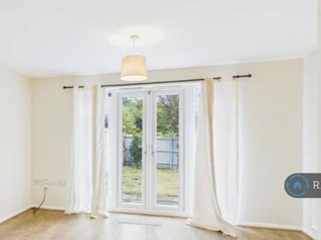2 bedroom end of terrace house to rent