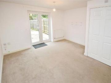 2 bedroom end of terrace house to rent