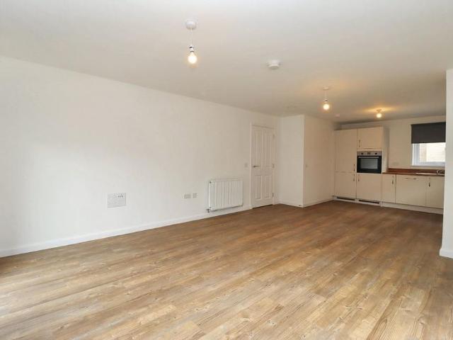 2 bedroom end of terrace house to rent