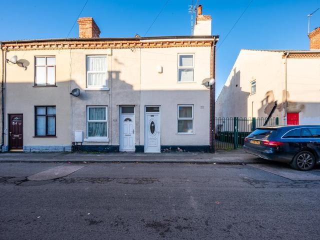 2 bedroom end of terrace house to rent