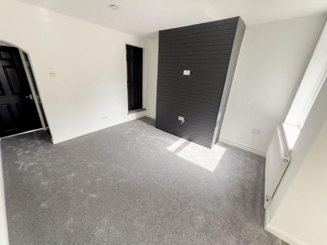 2 bedroom end of terrace house to rent