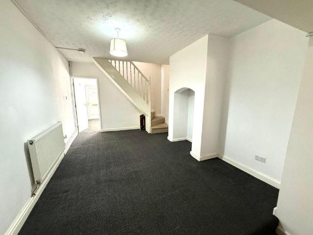 2 bedroom end of terrace house to rent