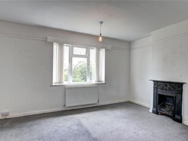 2 bedroom end of terrace house to rent