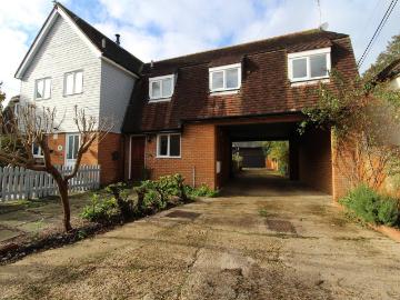 2 bedroom end of terrace house to rent