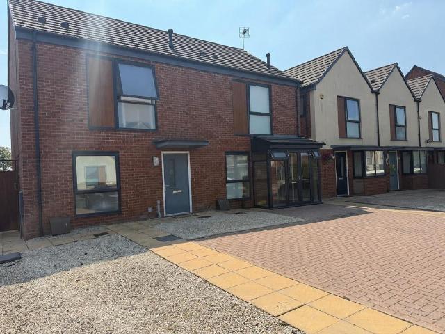 2 bedroom end of terrace house to rent