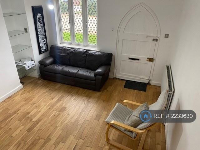 2 bedroom end of terrace house to rent