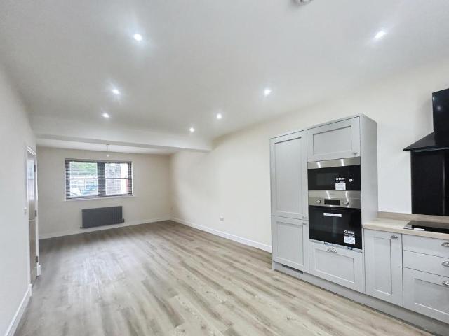 2 bedroom end of terrace house to rent