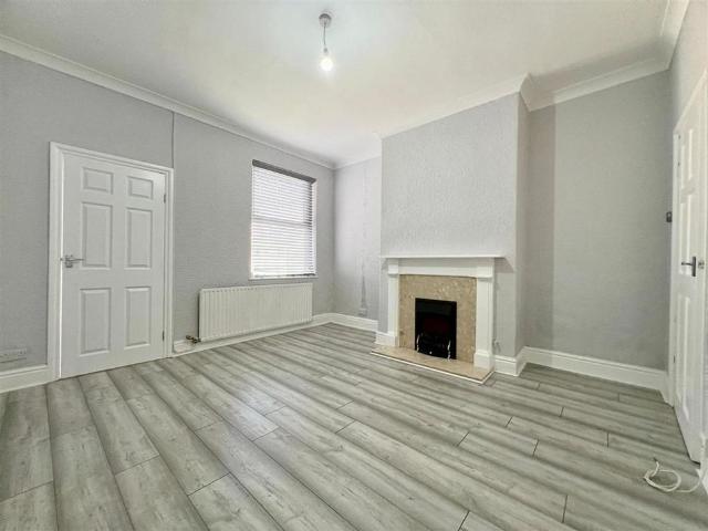 2 bedroom end of terrace house to rent