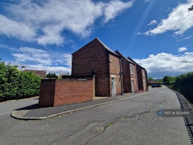 2 bedroom end of terrace house to rent