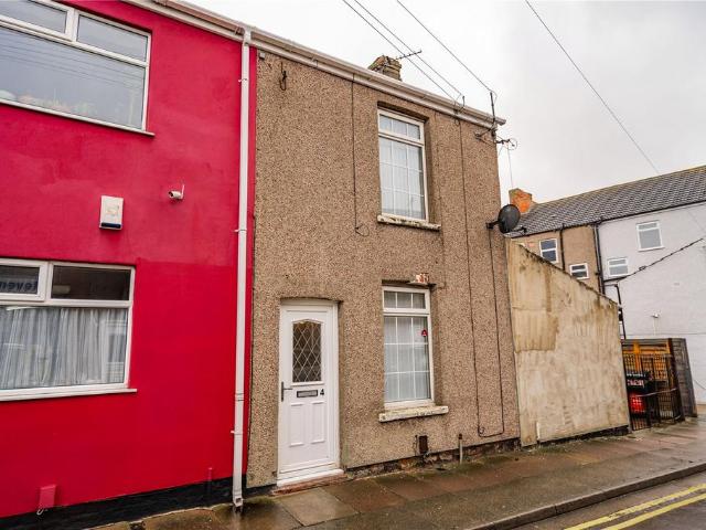 2 bedroom end of terrace house to rent