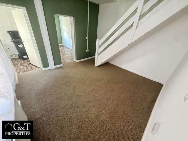 2 bedroom end of terrace house to rent