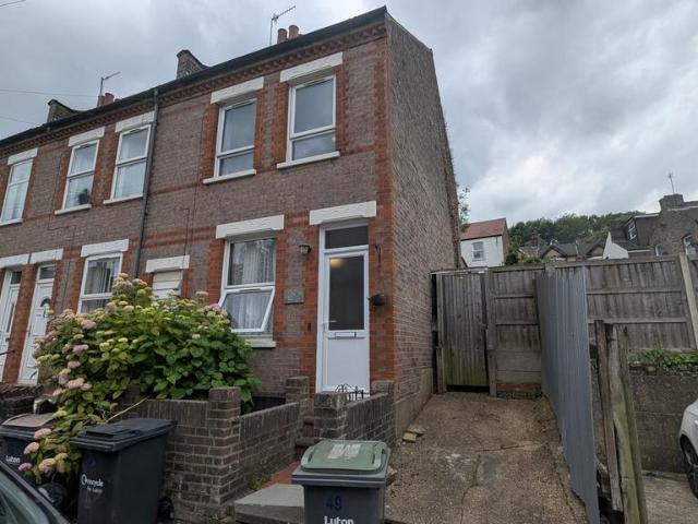 2 bedroom end of terrace house to rent
