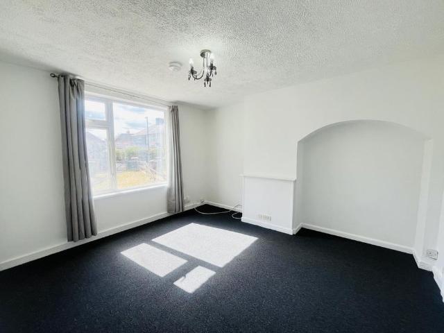 2 bedroom end of terrace house to rent