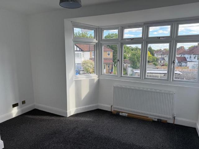 2 bedroom end of terrace house to rent