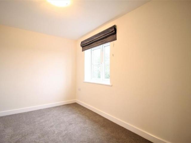 2 bedroom end of terrace house to rent