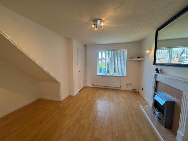 2 bedroom end of terrace house to rent