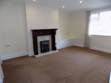 2 bedroom end of terrace house to rent