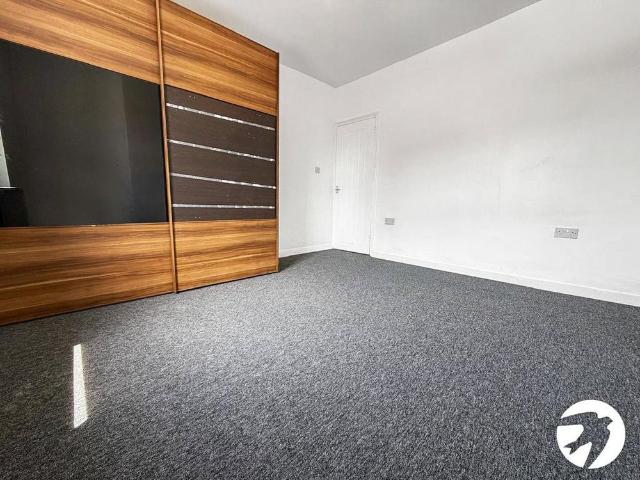 2 bedroom end of terrace house to rent