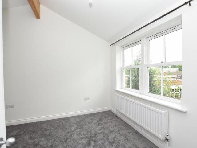 2 bedroom end of terrace house to rent