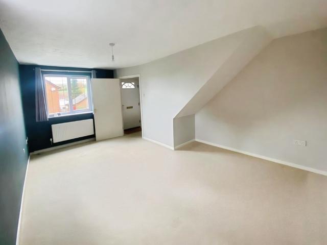 2 bedroom end of terrace house to rent