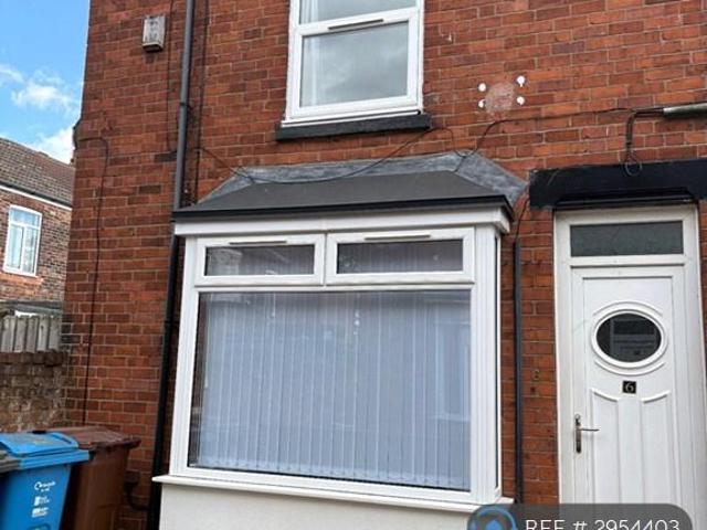 2 bedroom end of terrace house to rent