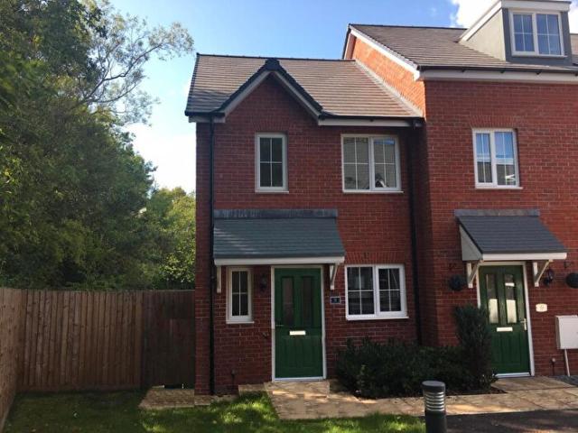 2 Bedroom End Of Terrace House To Rent In Treble Close, Buckingham, MK18