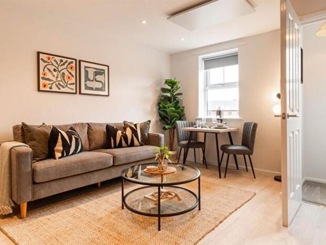 2 Bedroom End Of Terrace House To Rent In Casa North Valley, NG7