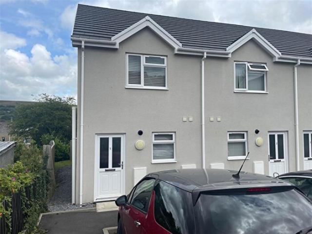 2 Bedroom End Of Terrace House To Rent In Clos Waunhenuchaf, Garnant, Ammanford, SA18