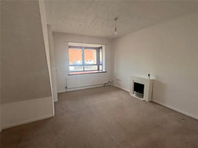 2 Bedroom End Of Terrace House To Rent In Crest View, Nottingham, NG5
