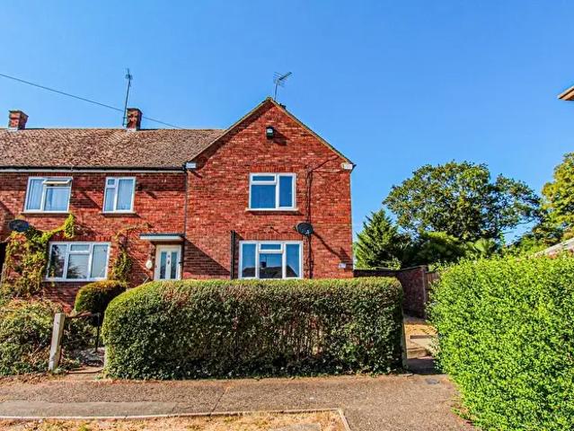 2 Bedroom End Of Terrace House To Rent In Grombold Avenue, Raunds, NN9