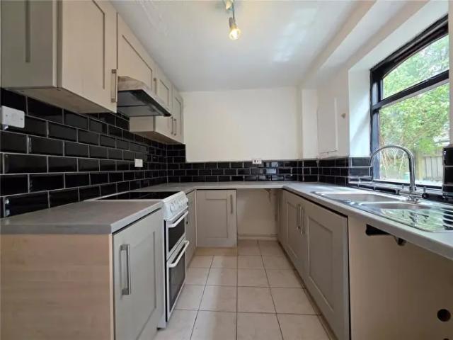2 Bedroom End Of Terrace House To Rent In Ravens Court, Sherwood, Nottingham, NG5