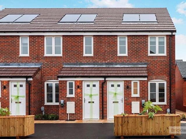 2 Bedroom End Of Terrace House To Rent In Stanier Drive, Market Harborough, Leicestershire, LE16