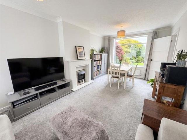 2 Bedroom End Terrace To Let