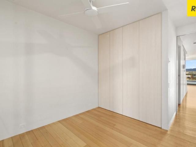 2 Bedroom ensuite Apartment in Nishi with beautiful lake views