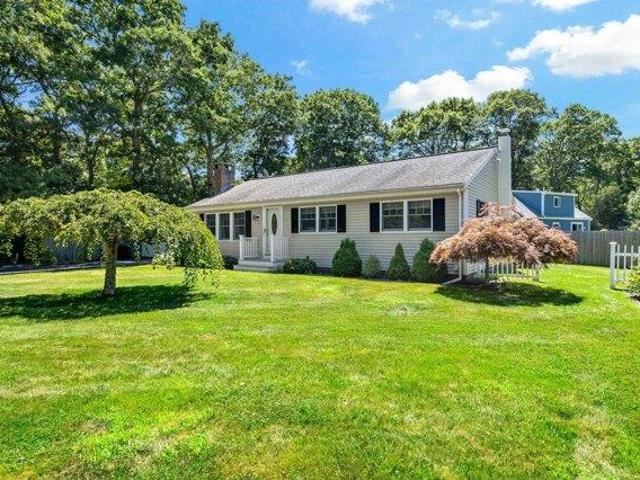 2 bedroom, East Falmouth MA 02536 105680393