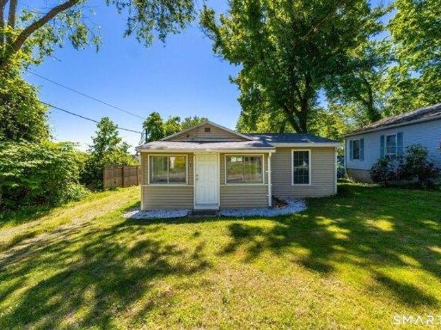 2 bedroom, East Hampton CT 06424 105276002