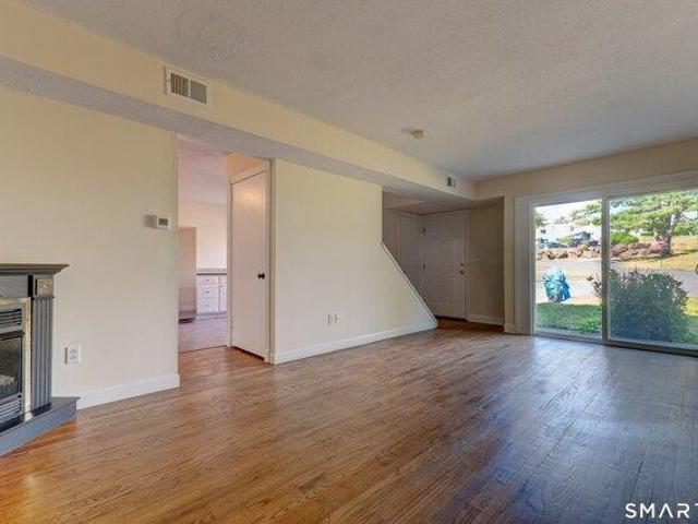 2 bedroom, East Haven CT 06513 104719425