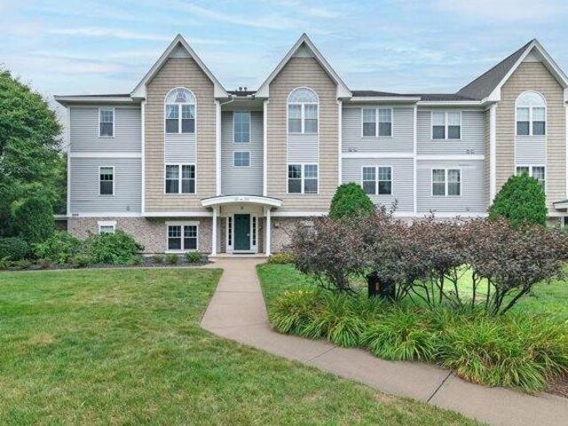 2 bedroom, East Providence RI 02916 105426528