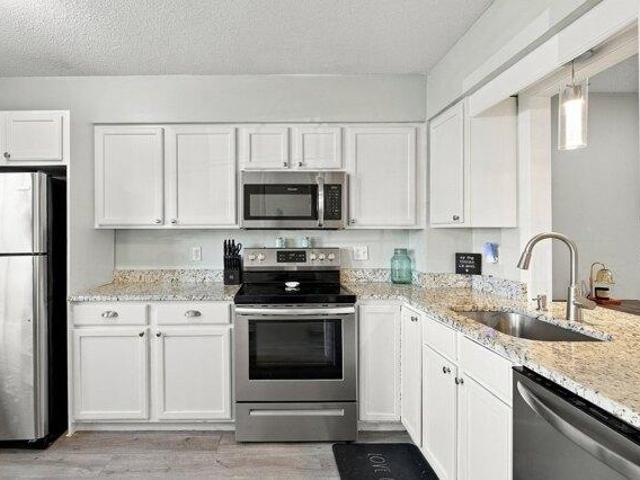 2 bedroom, Easton MA 02375 105591684