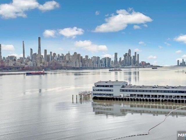 2 bedroom, Edgewater NJ 07020 105609589