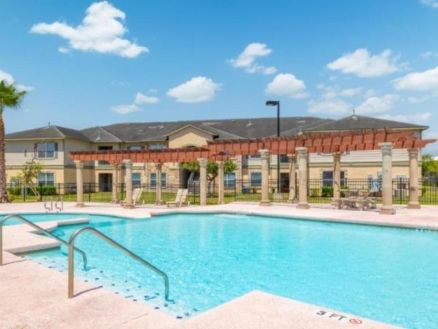 2 bedroom, Edinburg TX 78542 105847354