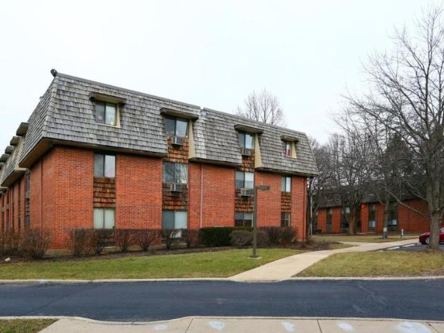 2 bedroom, Elgin IL 60123 103903486
