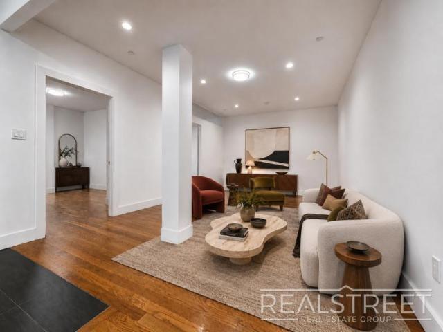 2 bedroom, ELMHURST NY 11373 104848298